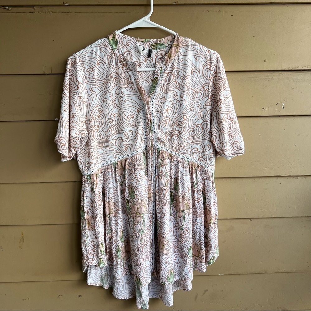 Anthropologie Akemi + Kin Floral Short Sleeve Blouse - Size Small Spring Casual
